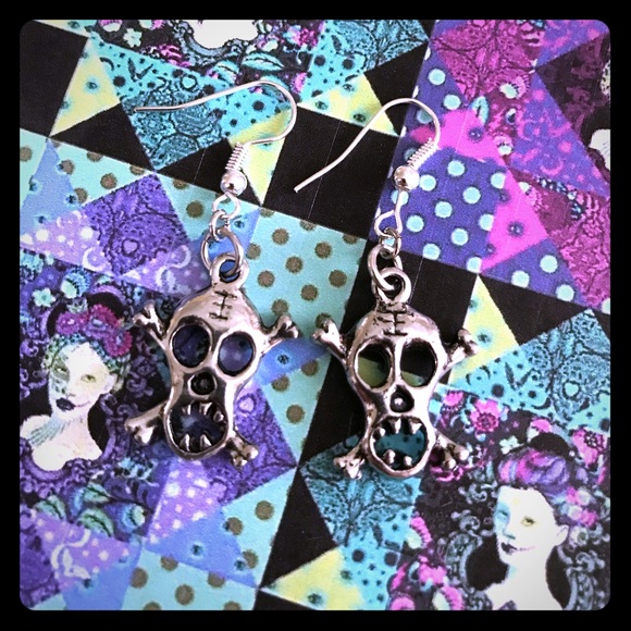 5/$30 spooky skull and bones earrings - Picture 3 of 8